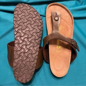Beautiful Gizeh Brown Leather Birkenstocks. Been worn only to try on. size 41.